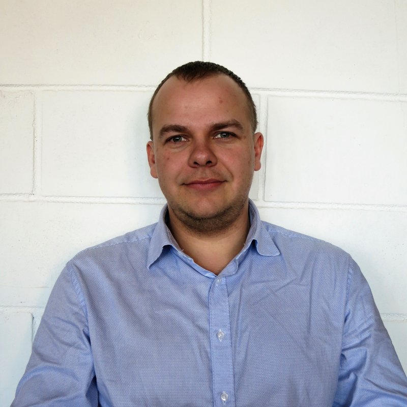 Valdis Muižnieks (no Rīgas, strādā visā Latvijā)